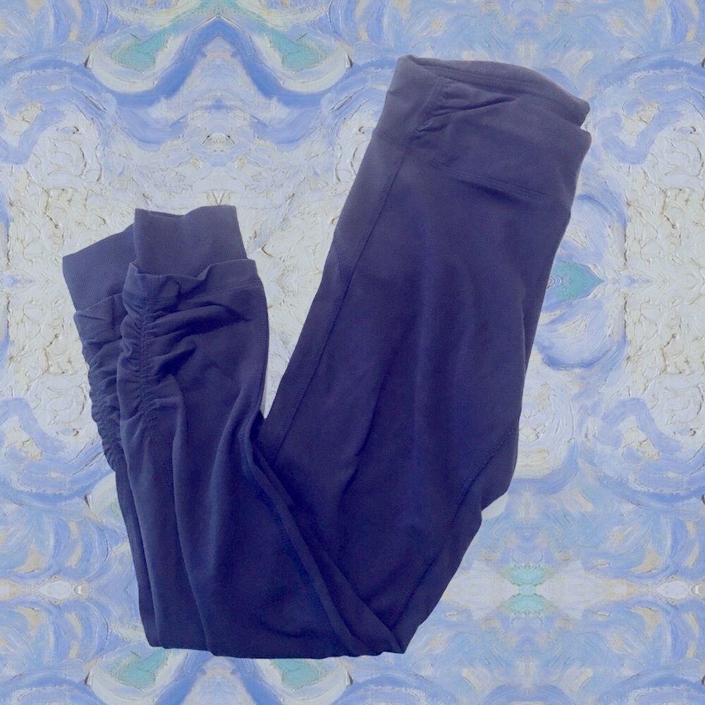 Athleta Navy Capri legging -size M